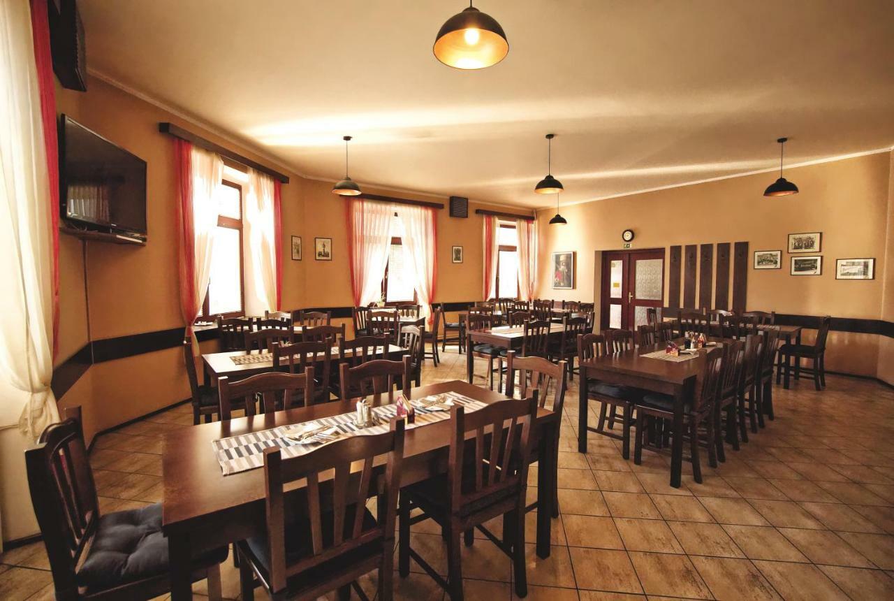 Restaurace A Penzion Praha Dolní Dunajovice Eksteriør bilde